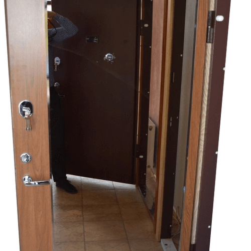 Утепленные металлические двери с отделкой из ламината (изнутри/снаружи) 2